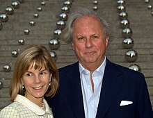 Carter and his wife Anna Scott in New York City in 2010 Anna Scott Graydon Carter 2010 Shankbone.jpg