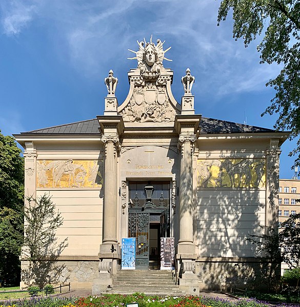 File:Art Palace in Kraków, Poland, September 2019, 01.jpg