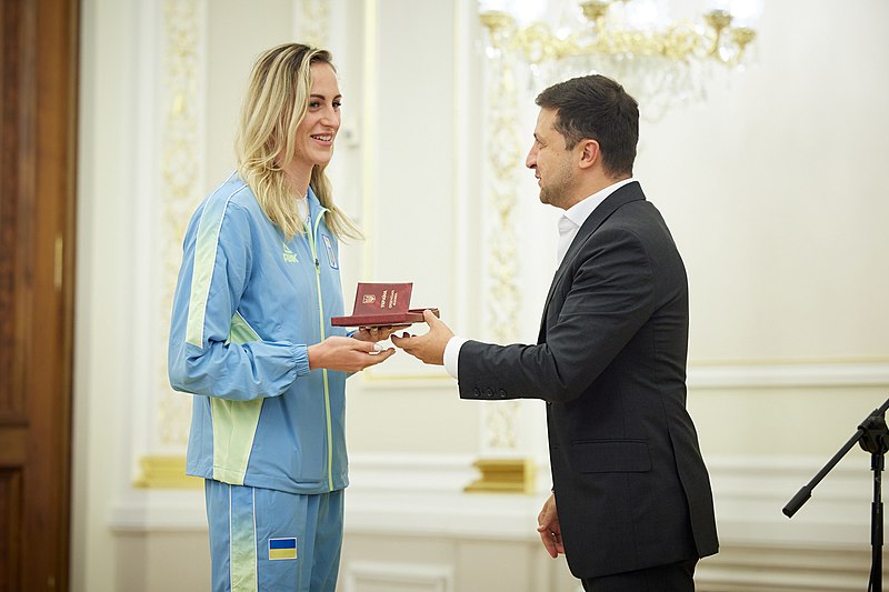 File:Artistic swimmer Anastasiya Savchuk at the Office of the President of Ukraine in Kyiv.jpg