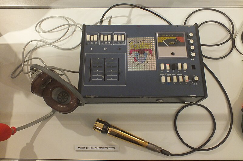 File:Audio mixer Tesla.jpg