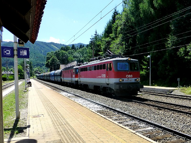 File:Bahnhof Breitenstein Semmeringbahn Austria - panoramio (1).jpg