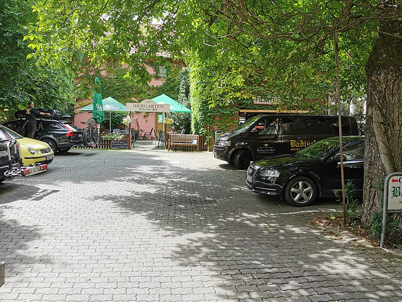 File:Biergarten Badischer Hof Tauberbischofsheim 3.jpg