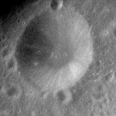 Siyah krater AS12-54-7989.jpg