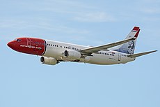 Boeing 737-8JP(w) ‘LN-DYD’ Norwegian Air Shuttle (42567575274).jpg
