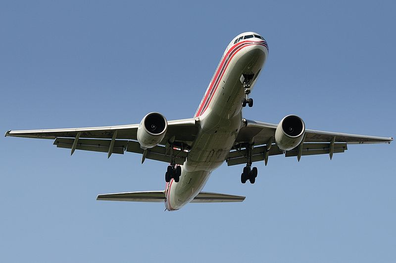 File:Boeing 757-26D, Shanghai Airlines JP6717539.jpg