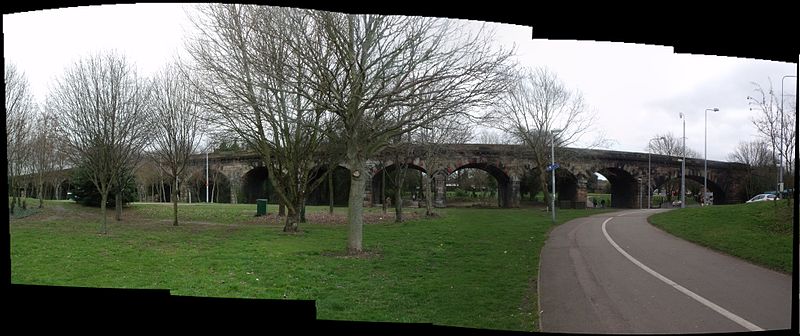 File:Bolehall Viaduct, Tamworth - panoramic (6828007290).jpg