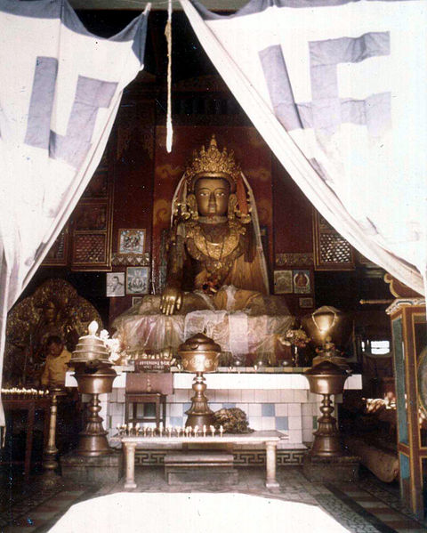 പ്രമാണം:Buddhist gompa, Swayambhunath.JPG