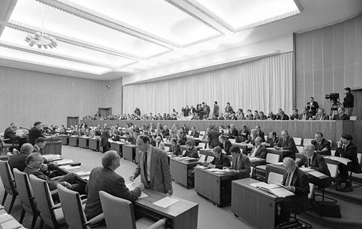 December 1990 in Bonn: eerste zitting van de Bondsraad in het herenigde Duitsland