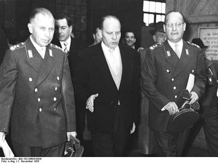 Blank (center) with Bundeswehr Generals Hans Speidel and Adolf Heusinger