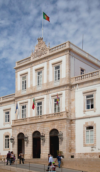 File:Cámara Municipal de Coímbra, Portugal, 2012-05-10, DD 01.JPG