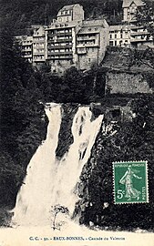 La cascade du Valentin en 1910 avant son exploitation hydro-électrique.