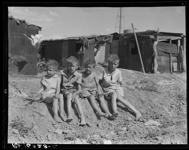 File:Children of migrant cotton field workers from Sweetwater, Oklahoma, 8b15324.tif