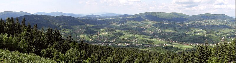 Panorama widokowa z polanki paralotniarzy na Cietniu