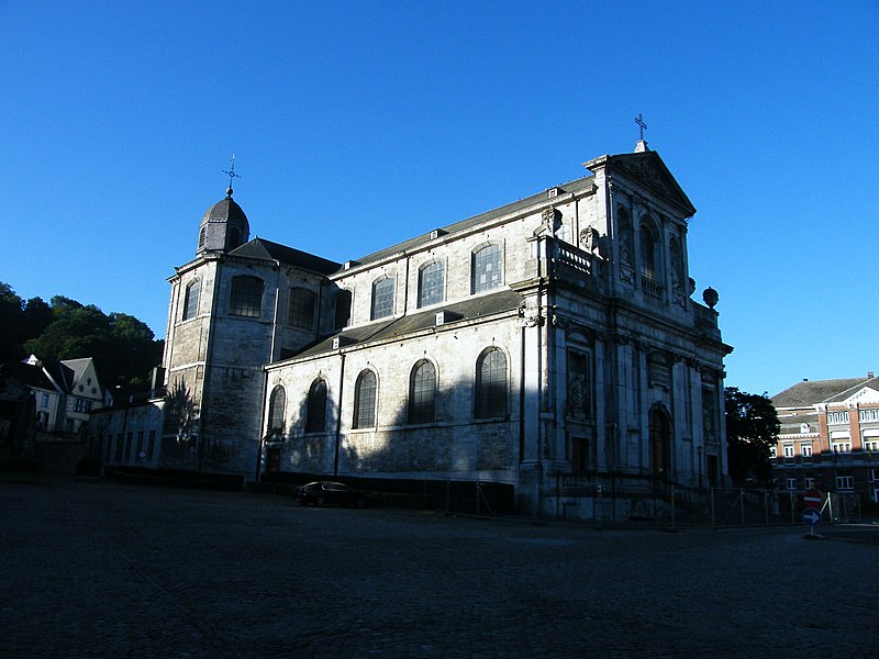 File:Collégiale Sainte-Begge.JPG