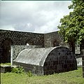 Collectie Nationaal Museum van Wereldculturen TM-20030072 Oude graven en ruines van de uit 1774 daterende Nederlands Hervormde Kerk Sint Eustatius Boy Lawson (Fotograaf).jpg