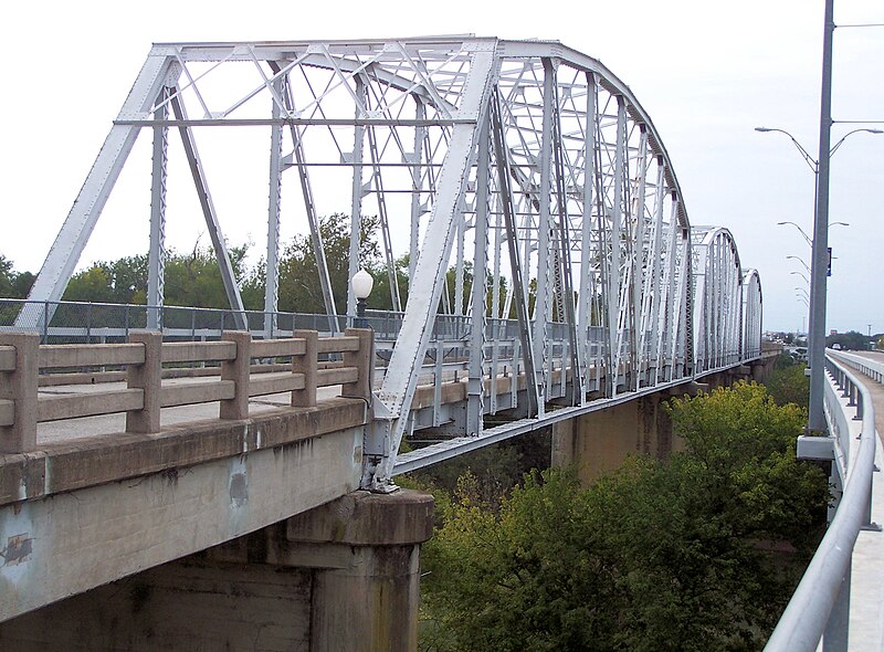 File:Colorado river bridge at bastrop 2006.jpg