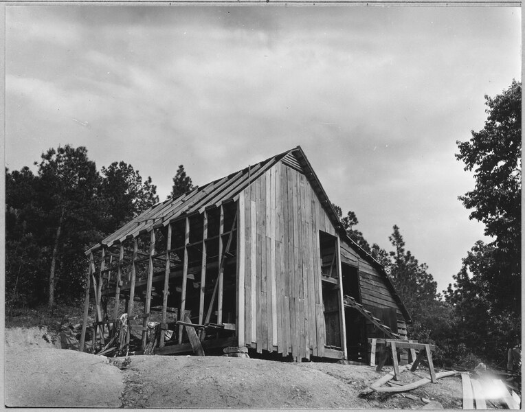 File:Coosa Valley, Alabama. Newly constructed barn on abandoned farm. - NARA - 522625.tif