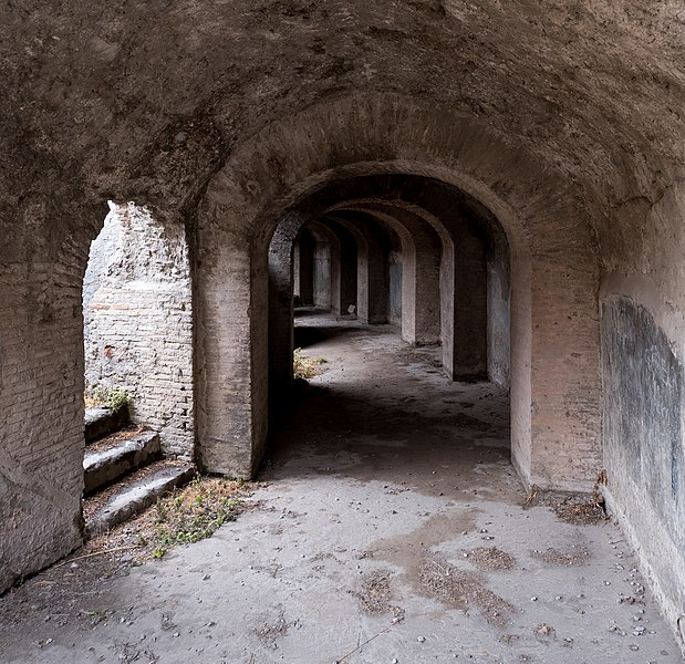 File:Corridor of the Pompeii Amphitheatre, Italy (PPL1-Corrected) julesvernex2.jpg