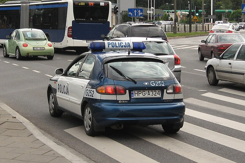 File:Daewoo Lanos police squad car of Policja on Marii Konopnickiej avenue in Kraków (1).jpg