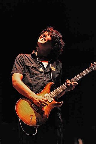 <span class="mw-page-title-main">Davy Knowles</span> Manx blues guitarist and singer