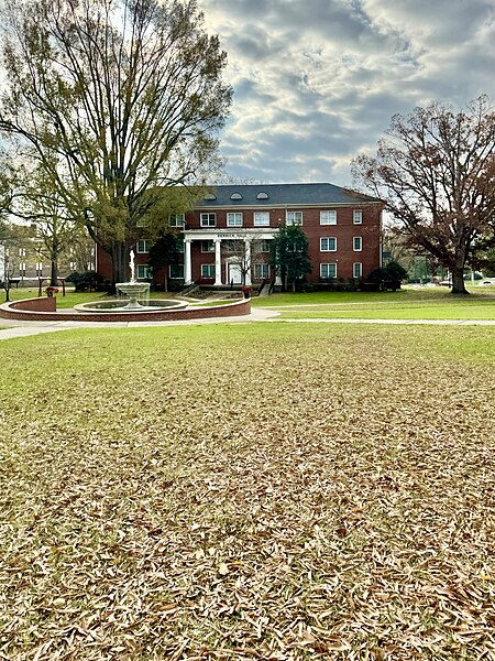 File:Derrick Hall, Newberry College, College Street, Newberry, SC.jpg