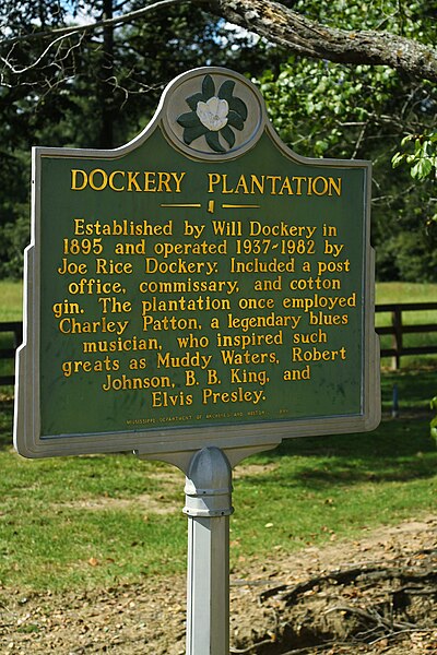 File:Dockery Plantation Historical Sign (45281747191).jpg