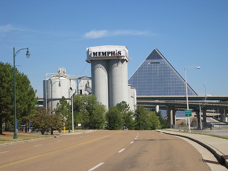 File:Downtown cement silo Riverside Dr Memphis TN 03.jpg