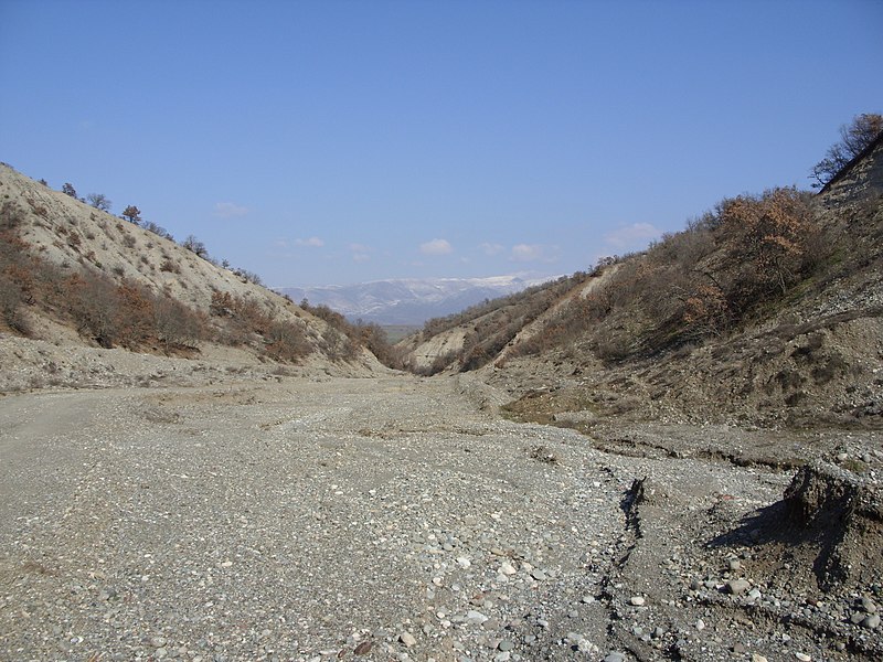 File:Ecological disaster - Man made soil erosion - 5 - panoramio.jpg