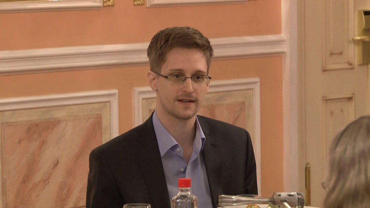 Edward Snowden 2013-10-9 (1).jpg