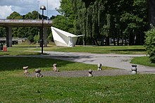 Egon Moller-Nielsen's 'Djurriksdag' in the foreground and Elli Hemberg's 'The Butterfly' in the background. Egon Moller-Nielsen Ralambshovsparken Djurriksdag.JPG