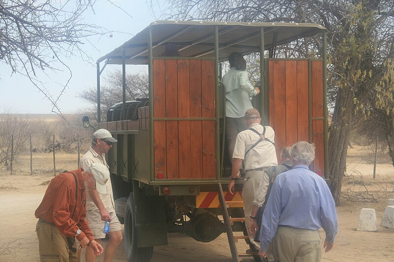 File:Etosh National Park - 8604385026.jpg