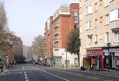 Le boulevard vu depuis l'avenue de la Porte-Brunet, en direction de l'avenue de la Porte-Chaumont.