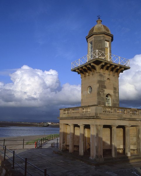 File:Fleetwood lower lighthouse - geograph.org.uk - 1081893.jpg