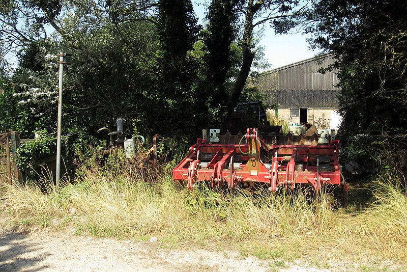 File:Footpath towards Buttermilkhall Farm - geograph.org.uk - 3579644.jpg