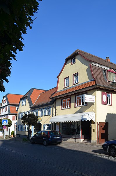 File:Friedrichsdorf, Hugenottenstraße 91-93 (1).JPG