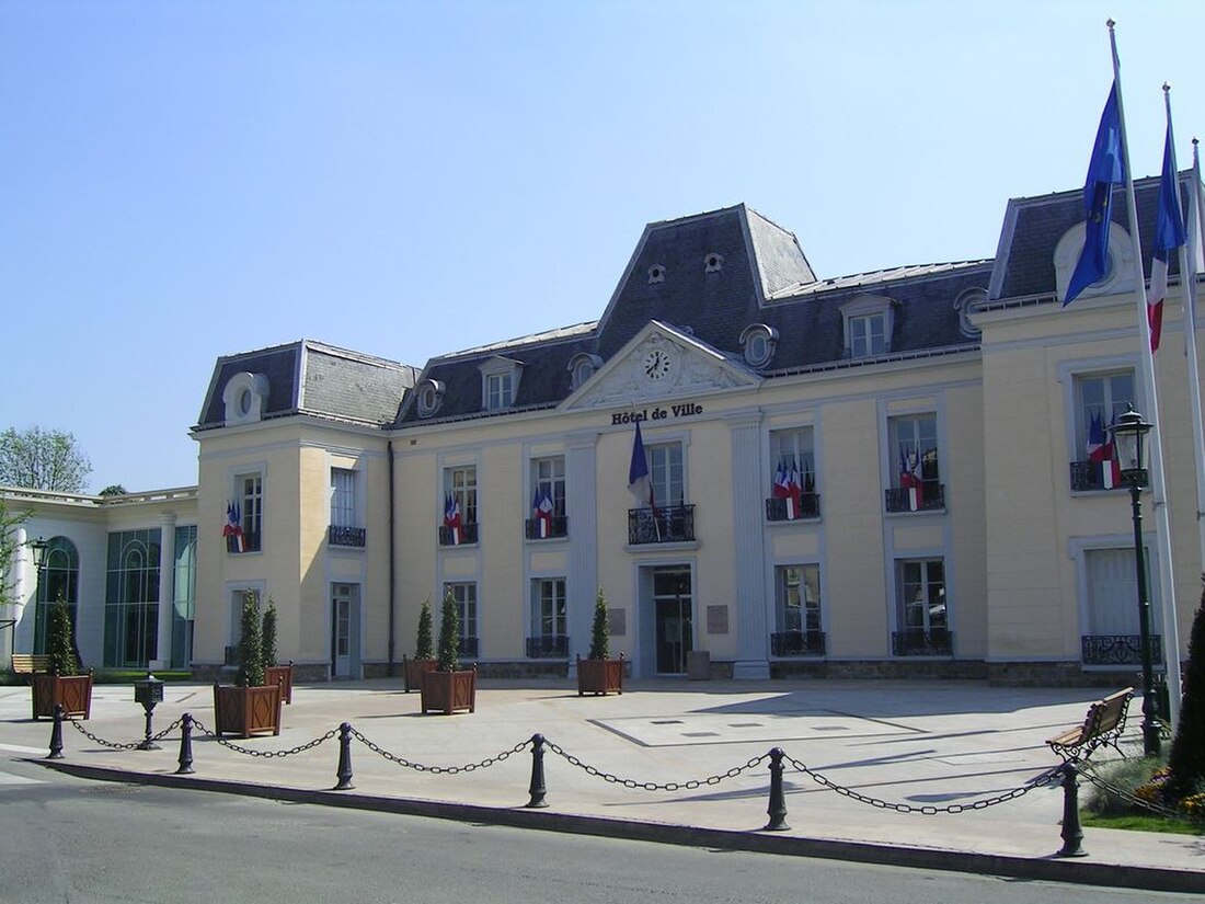 File:Gagny Hotel de Ville.jpg