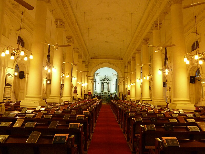 File:George's cathedral inside.jpg