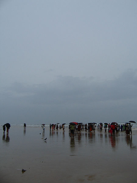 File:Goa - In a Goa beach on a stormy evening25.JPG