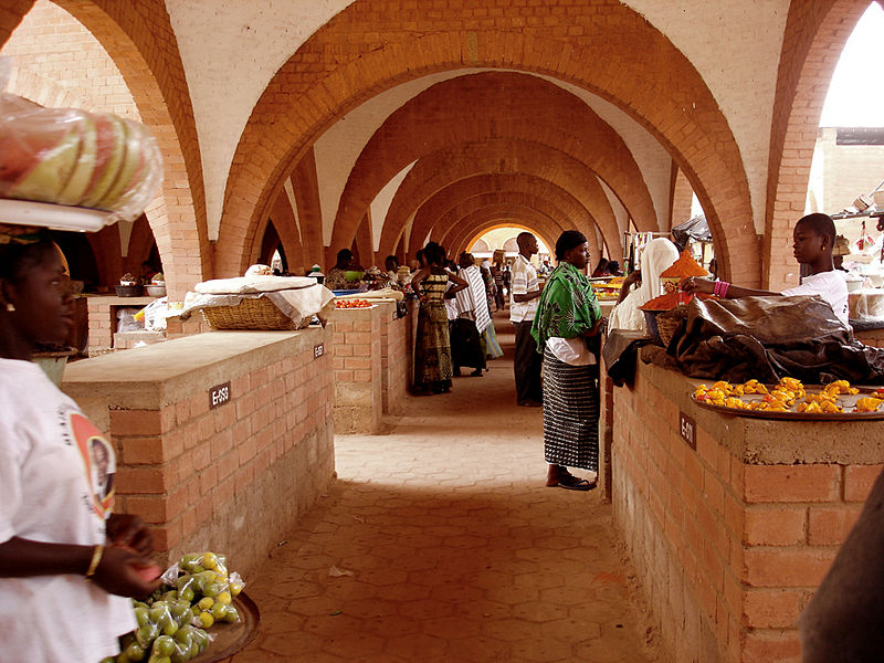 File:Grand marché de Koudougou.jpg