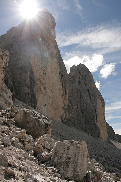 File:Grattaceli di roccia (DC) - panoramio.jpg