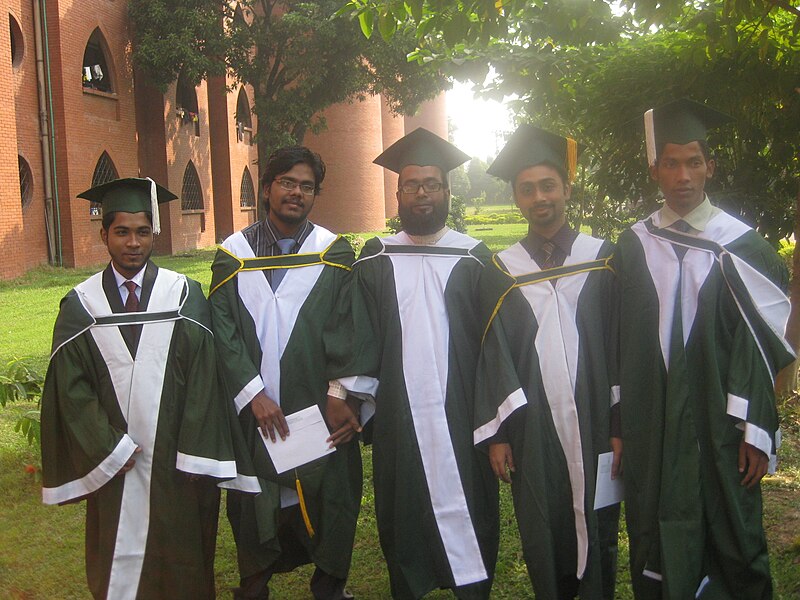 File:Group photo in Convocation Dress of IUT, Dhaka 03.JPG