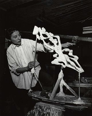 <span class="mw-page-title-main">Gwen Lux</span> American sculptor