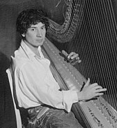 Harpo Marx Harpo Marx playing the harp (cropped).jpeg