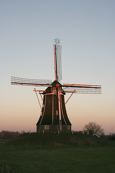 File:Harreveld - molen Hermien in avondzon.jpg