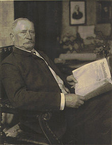 Heinrich von Ohlendorff with Norddeutsche Allgemeine Zeitung Heinrich Frh v. Ohlendorff 1905.jpg