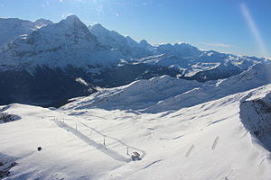 Berner Alpen: Geografie, Geologie, Erschliessung und Tourismus