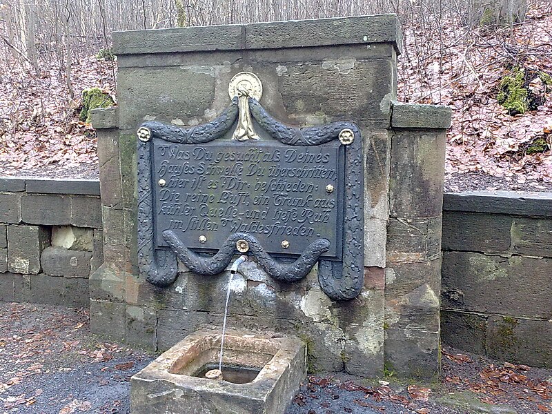 File:Herzogsbrunnen Lauterburg.jpg