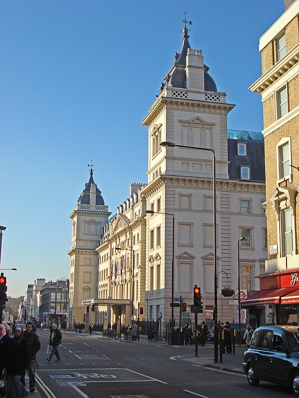 The Praed Street facade of the Great Western Hotel (now the Hilton London Paddington)