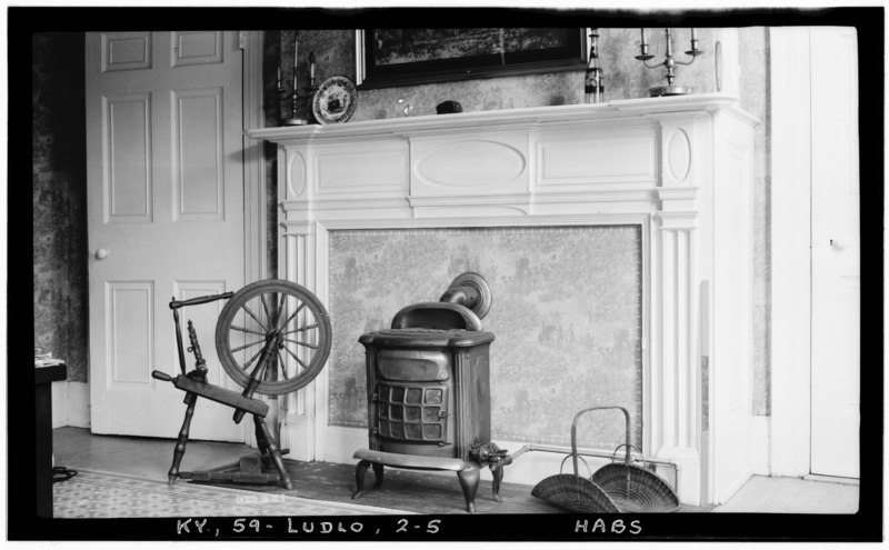 File:Historic American Building Survey Photographers- (E.F. Schrand (A. R. Arend, Nov. 6, 1936 DETAIL OF MANTEL (ROOM D1) - Elmwood Hall, 246 Forest Avenue, Ludlow, Kenton County, KY HABS KY,59-LUDLO,2-5.tif