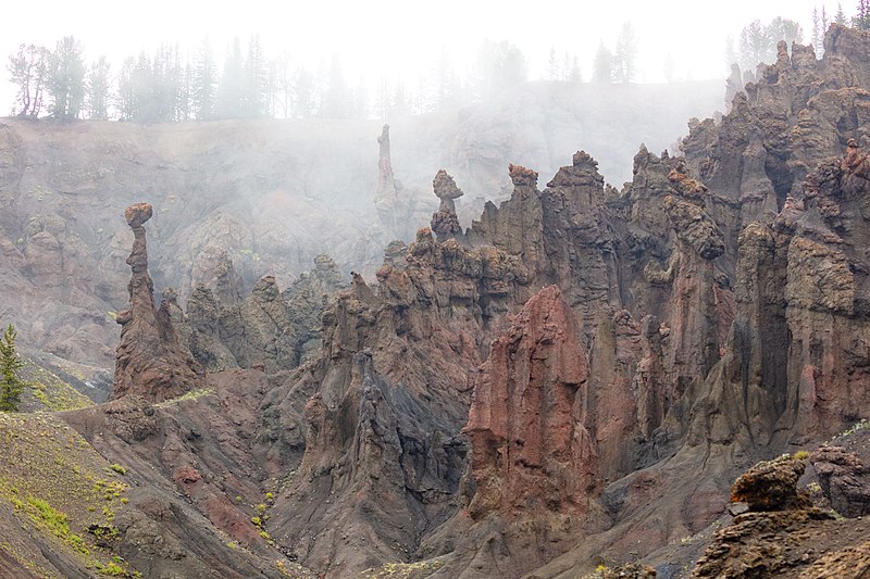 File:Hoodoo Basin in foggy conditions.jpg